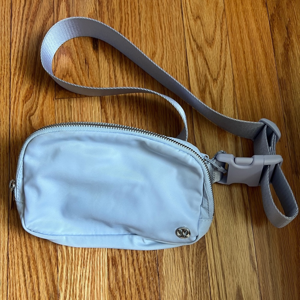 lululemon everywhere belt bag